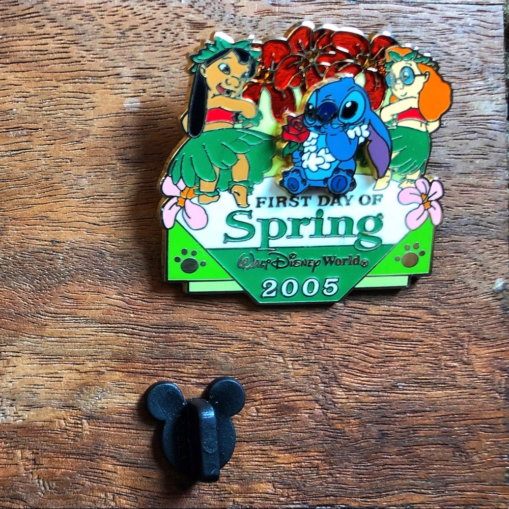 Limited Edition Disney Lilo and Stitch Trading Pin